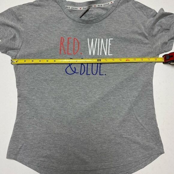 Rae Dunn Women’s Gray Red Wine & Blue Graphic Scoop Top Sz L - Picture 5 of 9